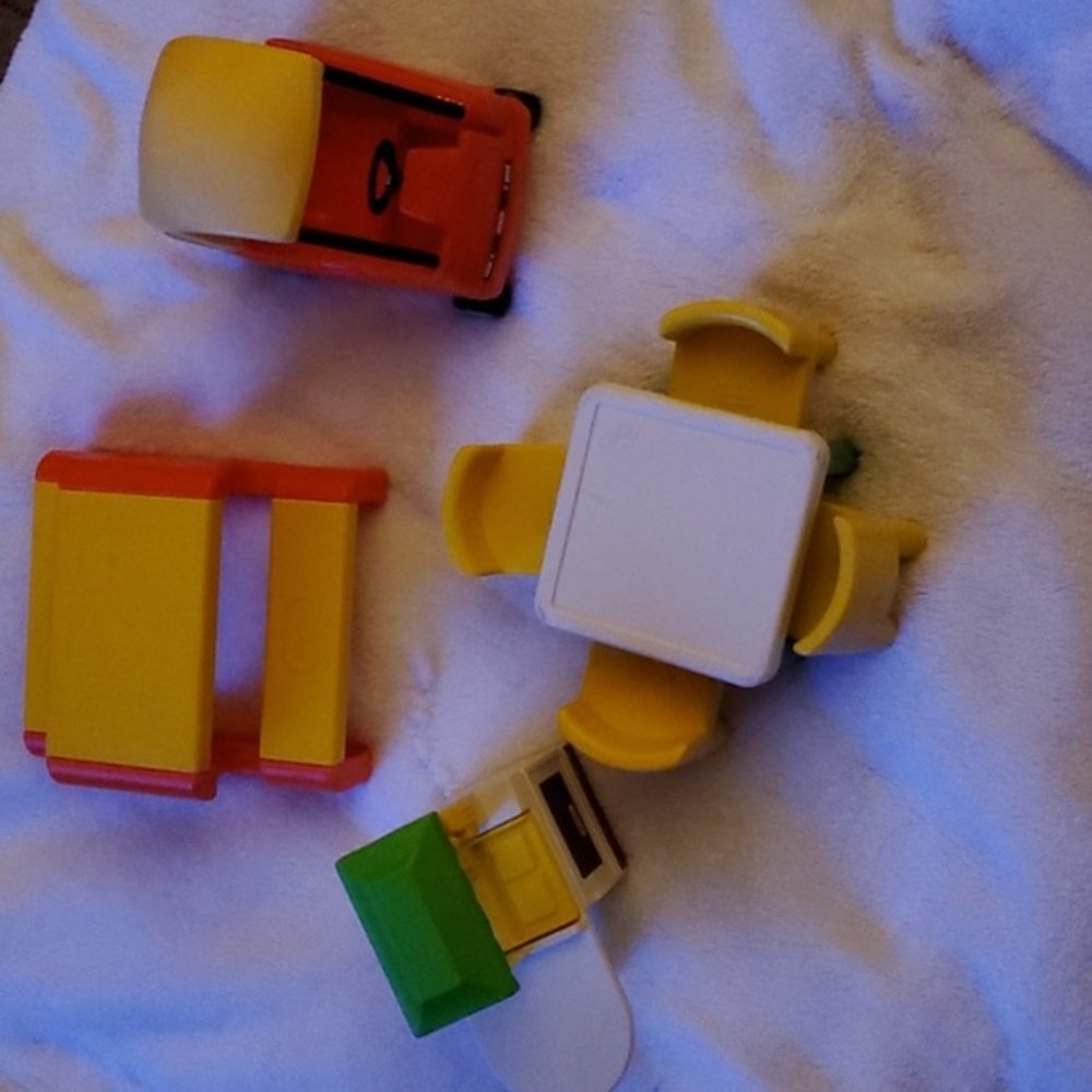 Little Tikes Playhouse Furniture Car Kitchenette, Table, Chairs,Picnic Table